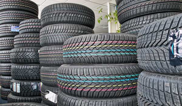 Reifenwechsel Reifenmontage Reifendienst Autohaus Loker GmbH